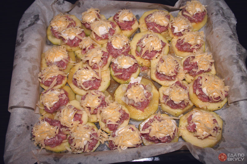 Запеченные кабачки с фаршем и сыром - 8