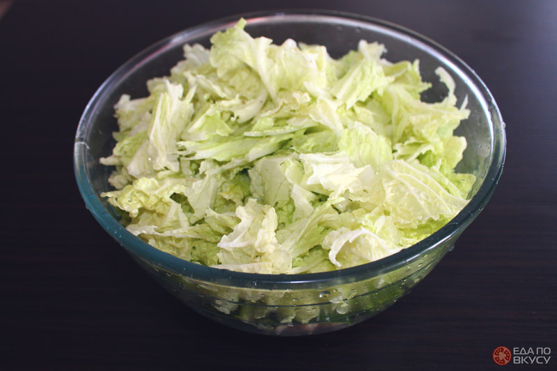 Cалат из пекинской капусты, сыра и курицы - 4